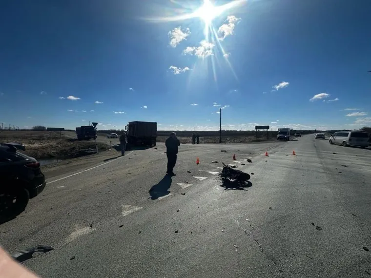 Водитель мотоцикла скончался на месте ДТП