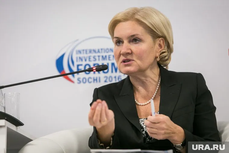 Голодец обратила внимание на то, что женщины часто гораздо образованнее мужчин, но при этом получают меньшую зарплату