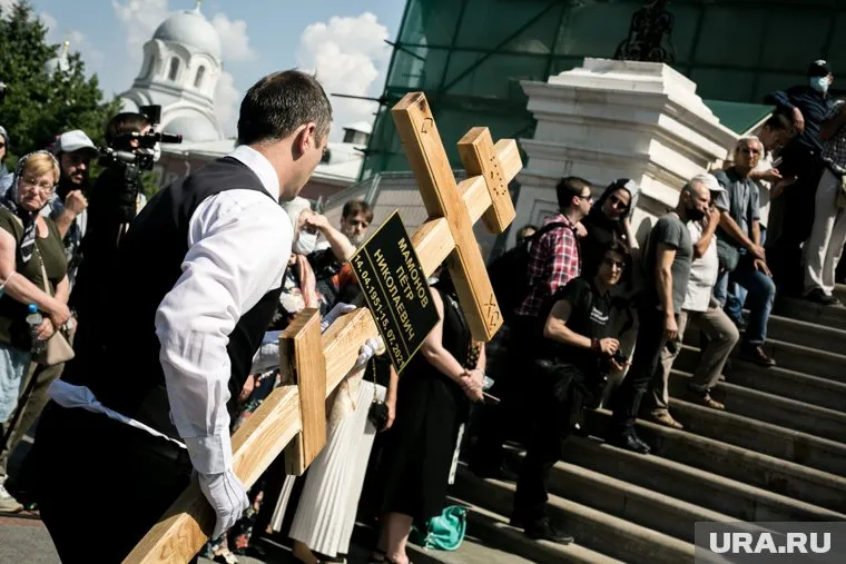 Петра Мамонова похоронили в подмосковном городе Верее