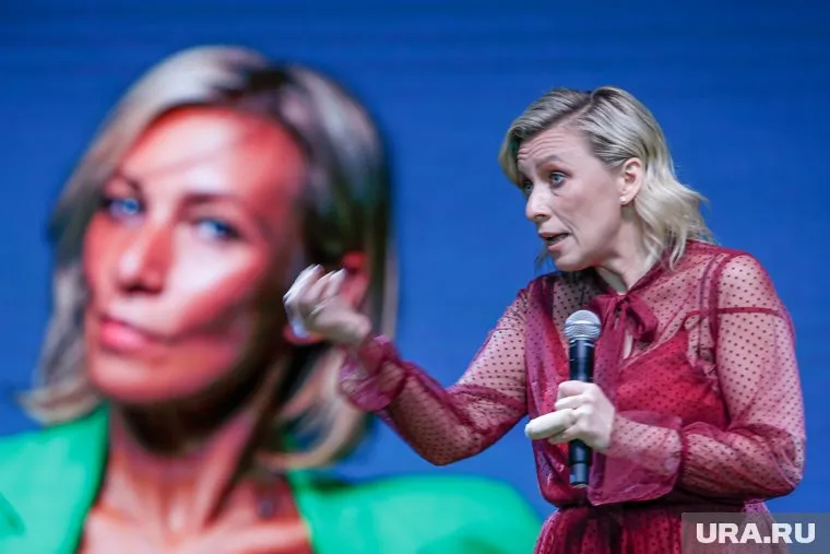 Мария Захарова удивилась тому, насколько сейчас грязная территория вокруг сквера