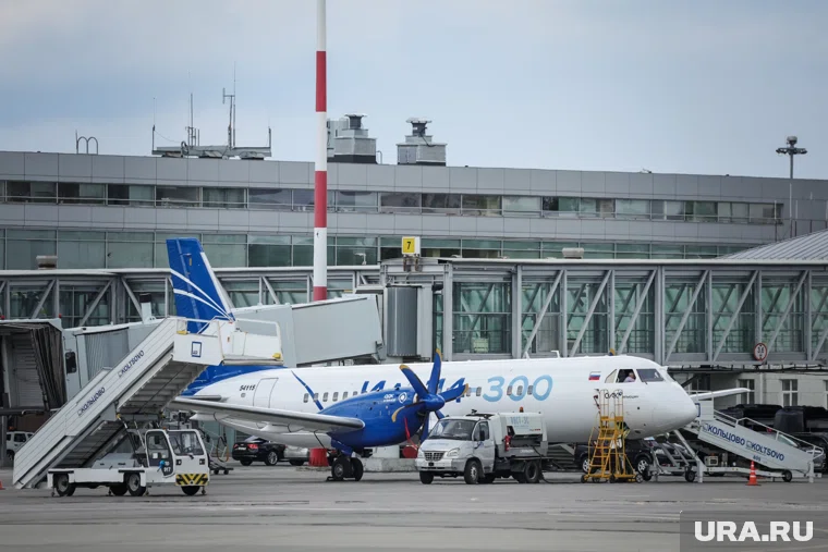 В крупных аэропортах страны фиксируют сбои в расписании утром 1 октября 2025