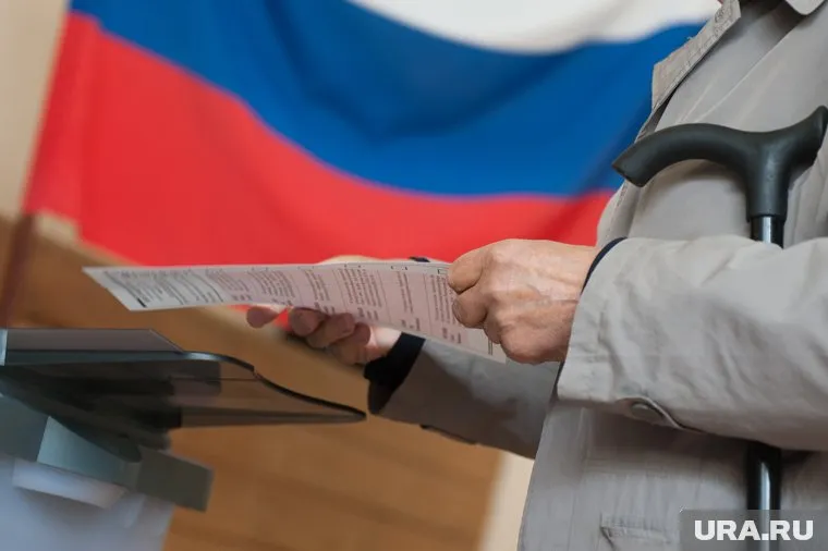 Подарочные карты пожилым свердловчанам вручат на избирательных участках