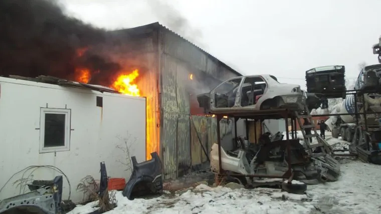 Крупный пожар завод на Эльмаше Екатеринбург