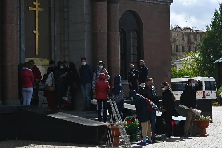 Похороны Владислава Крапивина. Необр