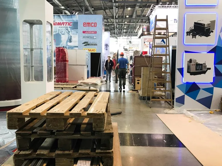 Подготовка стендов к международной промышленной выставке Иннопром-2019. Екатеринбург