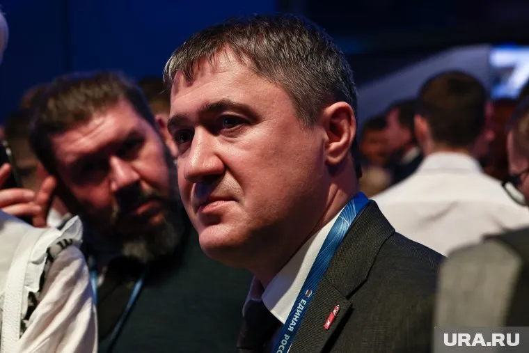 Дмитрий Махонин отчитывался так, как будто осенью у него выборы