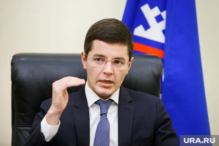 Дмитрий Артюхов потребовал ускорить развитие Нового Уренгоя