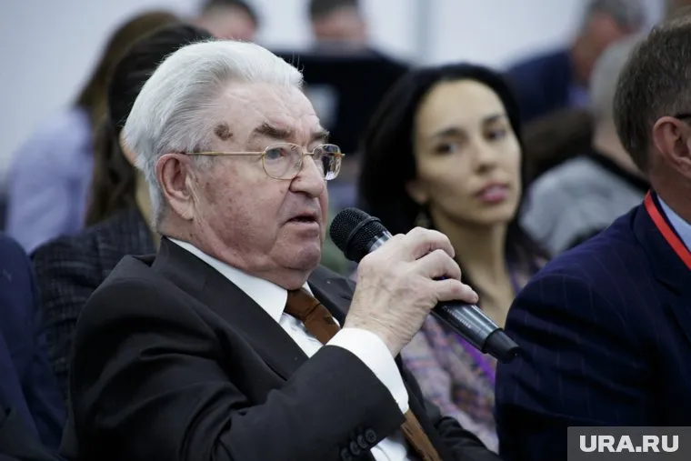 Потомки Геннадия Игумнова идут спасать депрессивный город