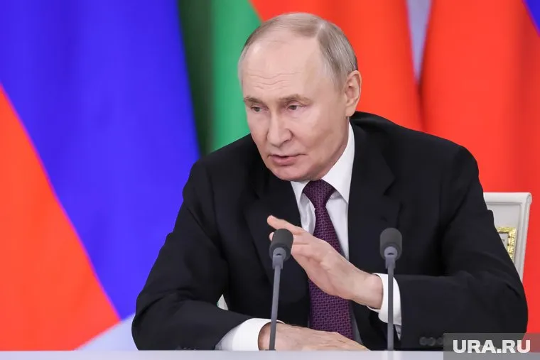 Путин назвал патриотизм молодежи самым главным условием успеха страны