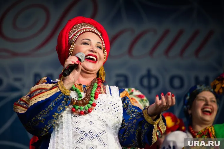 Латвия запретила въезд певцам из России