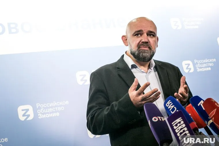 Число заболевших коронавирусом начнет расти, считает Денис Проценко