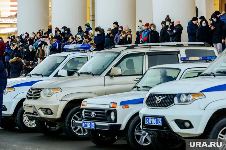Импровизированный митинг за Навального в Челябинске состоялся на крыльце Оперного театра