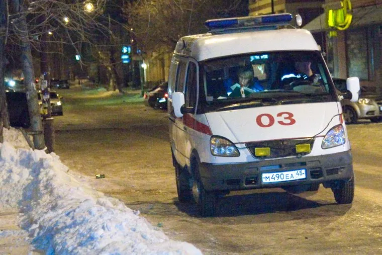 Пожар в нежилом домеСоветская 136Курган, скорая помощь