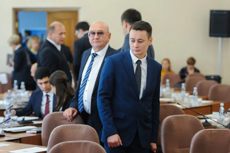 Первое заседание Челябинской городской думы второго созыва, где выбрали председателя, его заместителей и руководителей комиссий. Челябинск