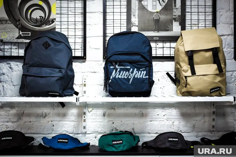 У девушки при себе имелся черный рюкзак