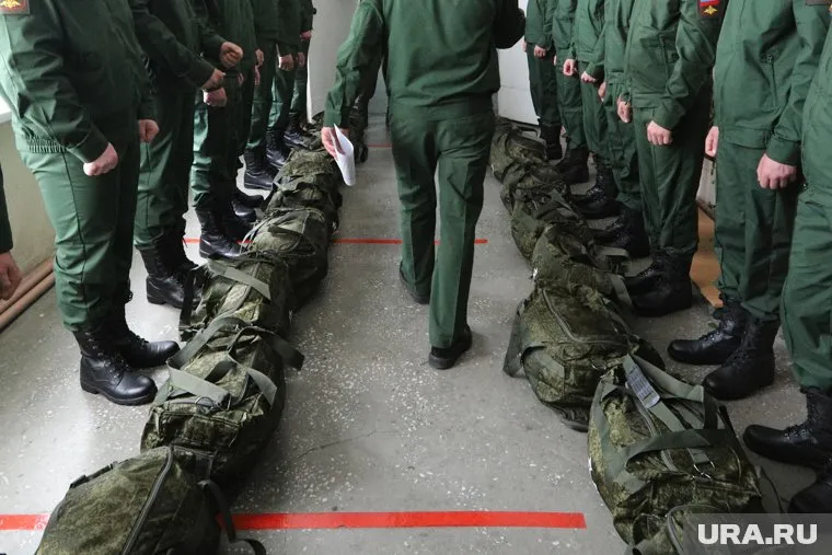 Из Курганской области в армию призовут более тысячи новобранцев