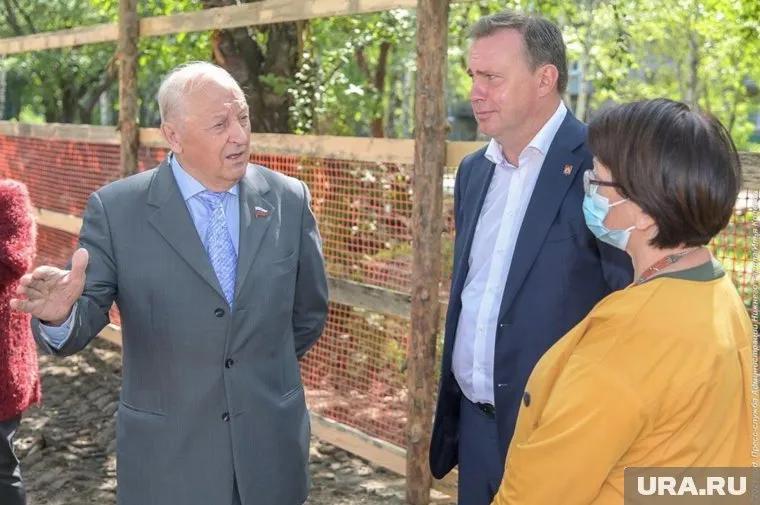 Экс-губернатор оценил ход раскопок захоронений