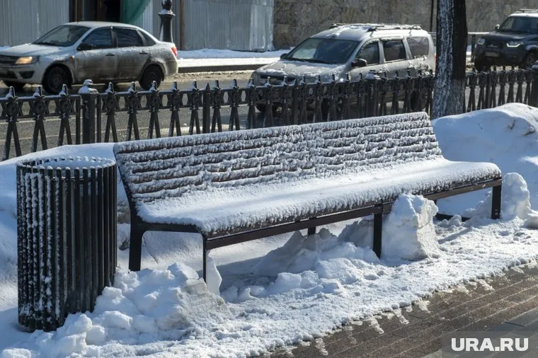 В Радужном 16 мая прошел снегопад