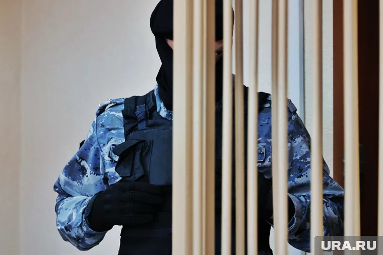 Курганские силовики возбудили ряд уголовных дел на сотрудников ФСПП региона