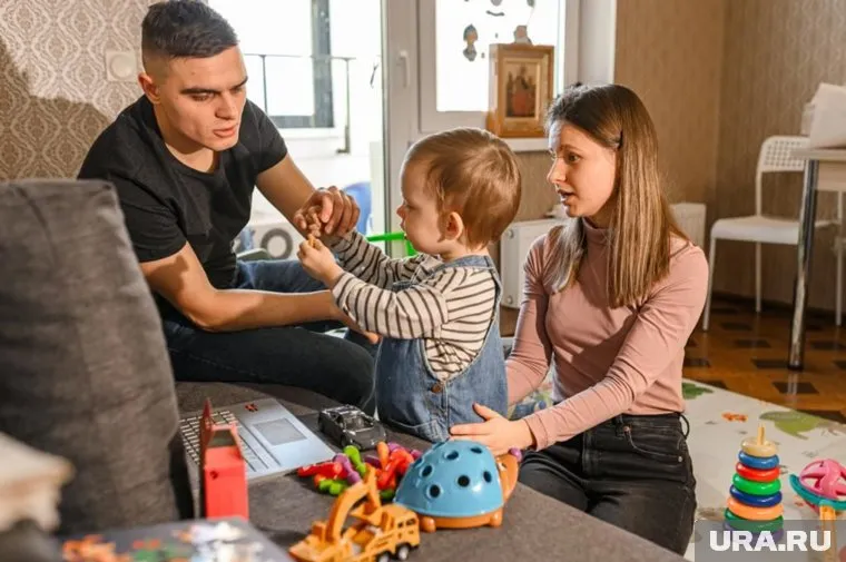 Косте Каткову из Екатеринбурга в августе поставили смертельный диагноз СМА