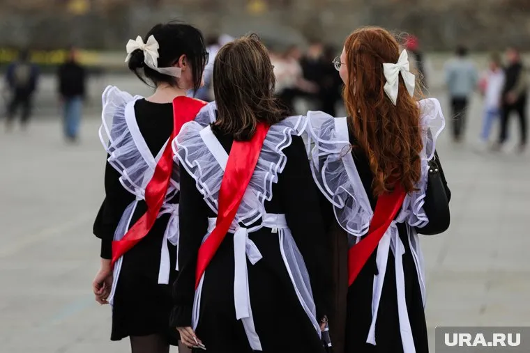 Тысячи школьников окончат школы Перми в этом году