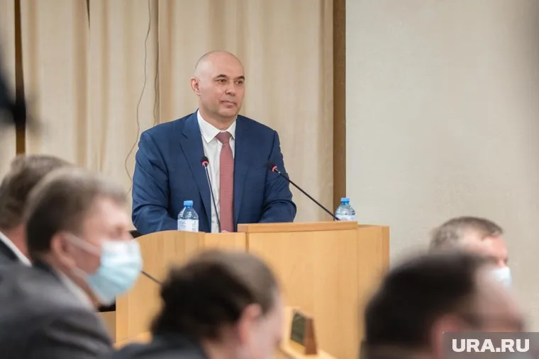 Для главы Сургута Андрея Филатов и депутатов гордумы предлагается установить размер суточных во время командировок в Донбасс
