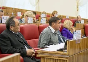 И про избитого ребенка расскажет? Ямальские депутаты узнают, чем занимался детский омбудсмен в 2015 году