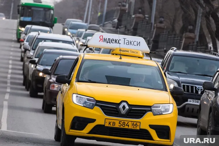 Участники рынка предупредили о проблемах в работе такси в начале сентября
