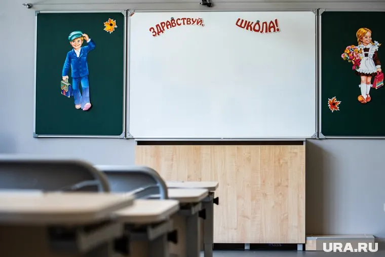 Причину эвакуации очевидцы назвать не смогли