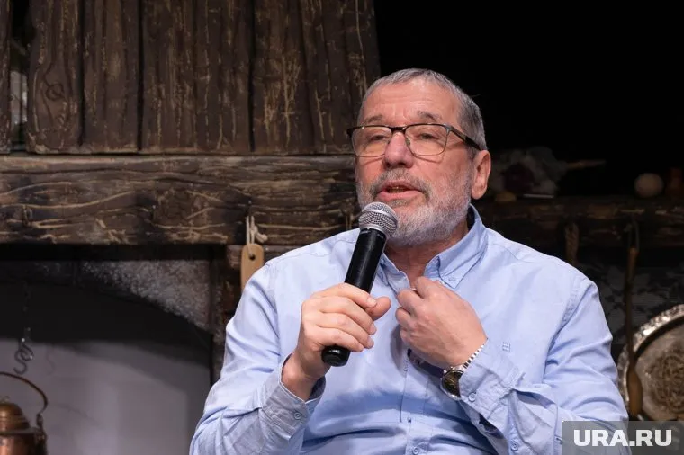 Режиссером Александр Пронькин с 2022 по 2023 год поставил четыре спектакля совместно с супругой Бориса Мильграма — Эвой Мильграм