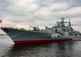 Российский военный корабль вызвал переполох в США