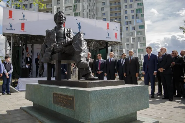 Торжественное открытие памятника актеру Георгию Буркову. Пермь , решетников максим, памятник буркову георгию, люксинберг виктор