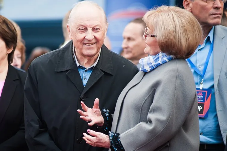 Скульптурная композиция, посвященная волейбольному клубу «Уралочка». Екатеринбург