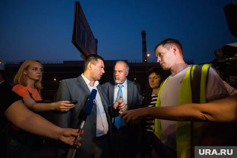 Вадим Шувалов работает даже по ночам - инспекция ремонтируемых дорог возможна только в это время