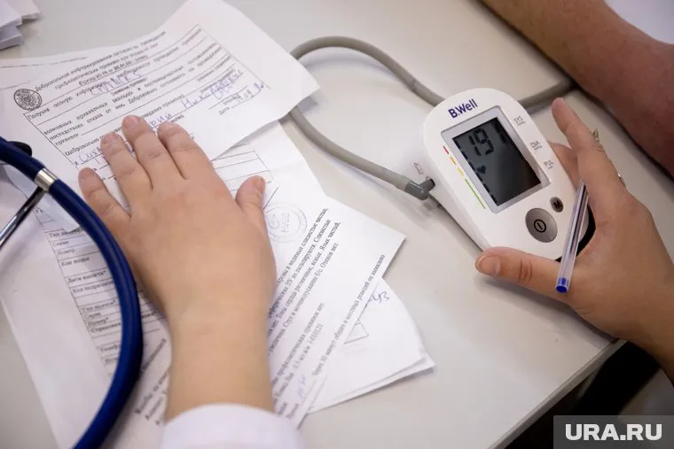 По сообщению источника, по преступной схеме работают медики СОКВД и ЦГБ №7