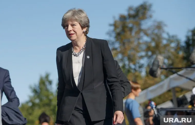 Тереза Мэй своим танцем напомнила многим «несмазанного робота»