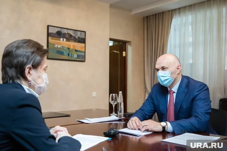 Глава Сургута Андрей Филатов нашел решение вопроса с паркингом для жителей дома на ул. Захарова