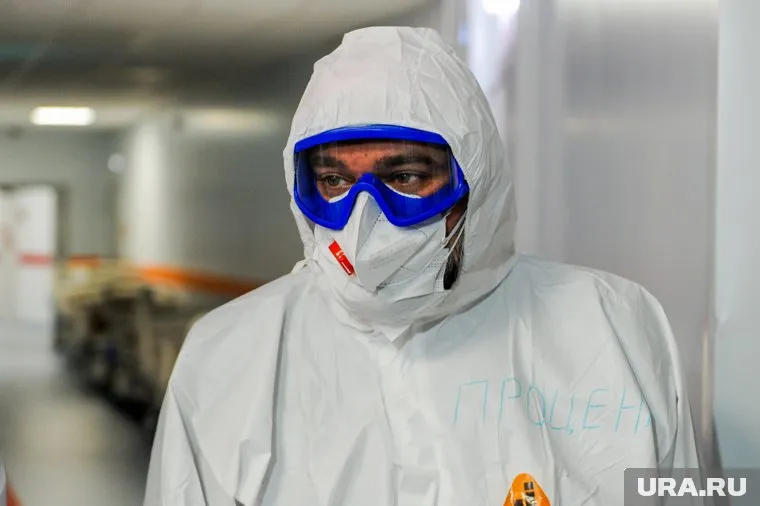 За сутки от коронавируса скончались 1219 человек