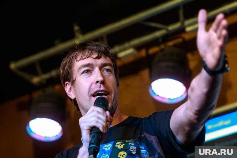 Лесли, по данным следствия, склонял фанатов к совершению противоправных действий против москвичек