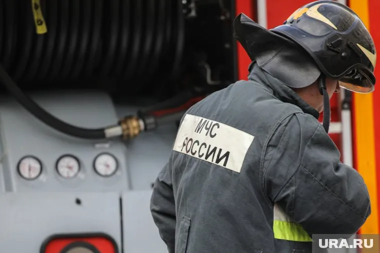 Пожарные машины прибыли на место происшествия