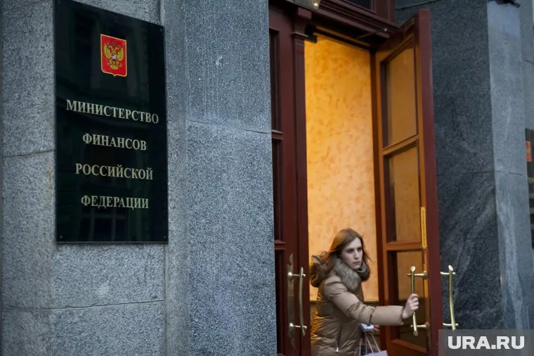 Российский бюджет получит дополнительные полтриллиона рублей от нефти и газа, заявили в Минфине РФ