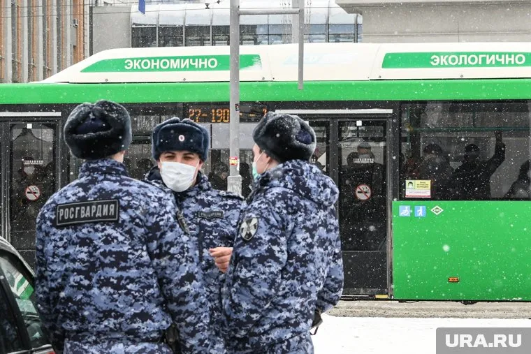 Мэр Уфы поручил выборочно проверять QR-коды пассажиров в общественном транспорте