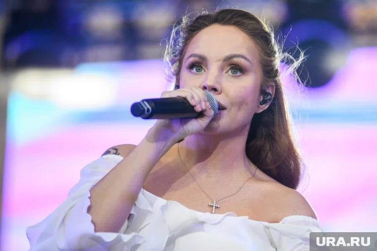 Певица МакSим тепло оценила танцы людей в камуфляже