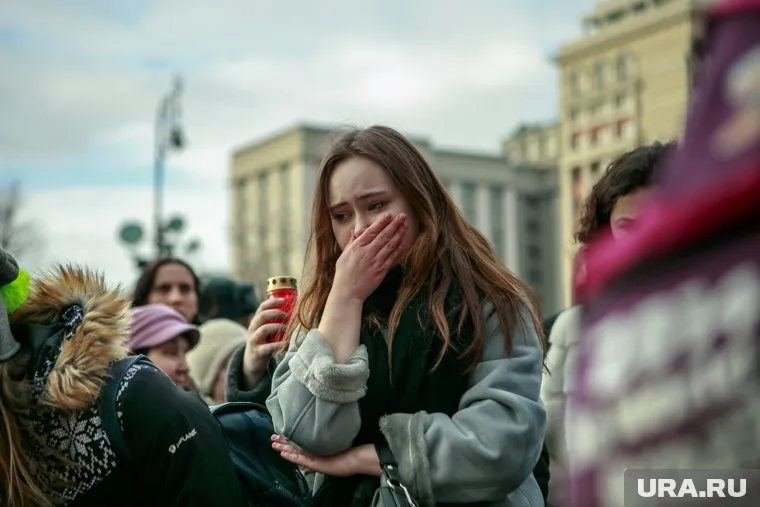 Чем меньше выходов для себя видит человек, тем тревожнее становится, сказал Павел Жавнеров