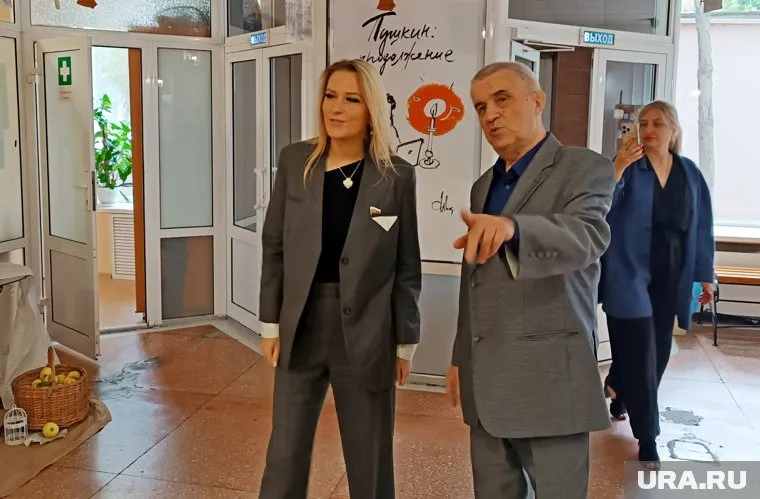 Яна Лантратова прибыла в лицей №31 в день его 60-летия