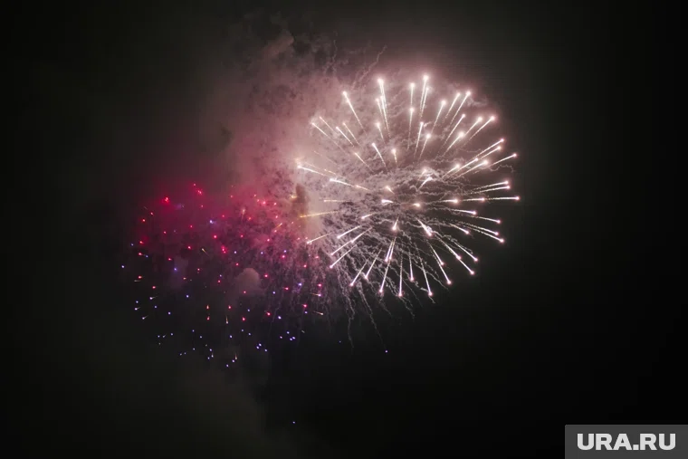 Салюты организуют 9 Мая и в День города