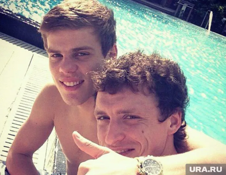 Вместе с братом спортсмена задержали еще двух человек