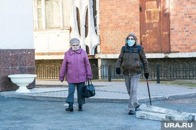 Предлагается обеспечивать лекарствами всех пенсионеров бесплатно