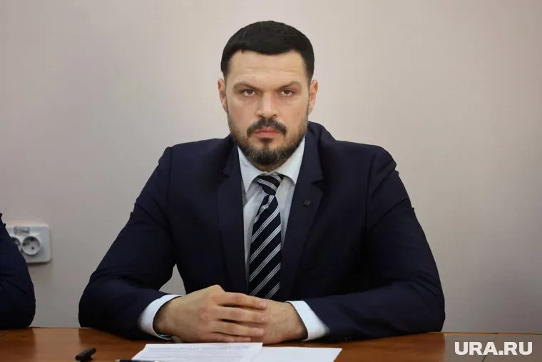 Роман Медведев отметил, что будет проведен конкурс на определение подрядчика для ремонта дома