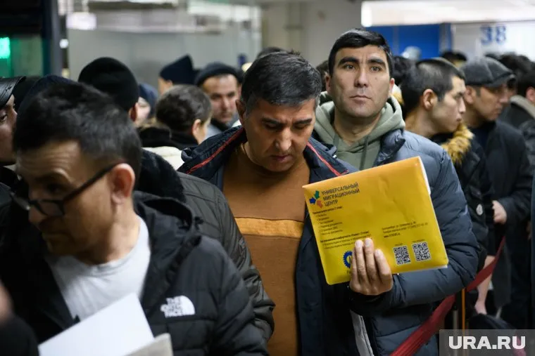 Сотрудник отдела полиции №14 стал соучастником преступной группы